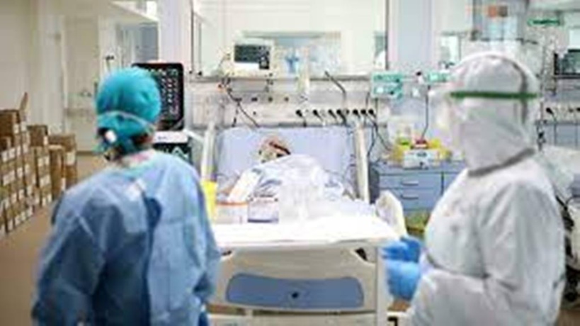 La vague Omicron frappe l'Europe de l'Est, faiblement vaccinée La vague Omicron frappe l'Europe de l'Est, faiblement vaccinée