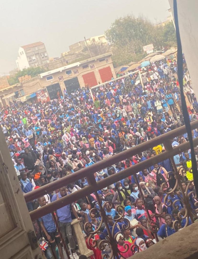 Parcelles Assainies : trois élèves déférés par la police Parcelles Assainies : trois élèves déférés par la police