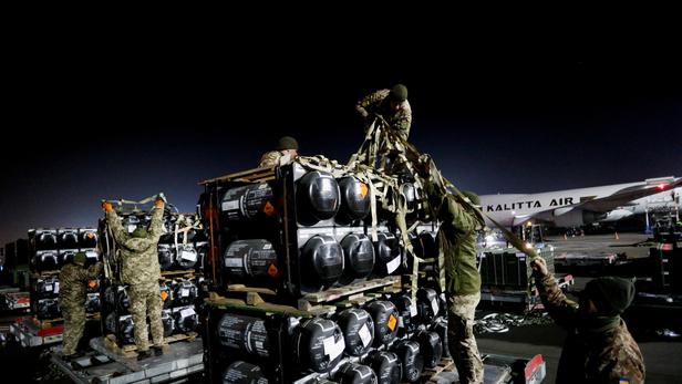 Biden demande aux Américains de quitter l'Ukraine «maintenant» face au risque de guerre