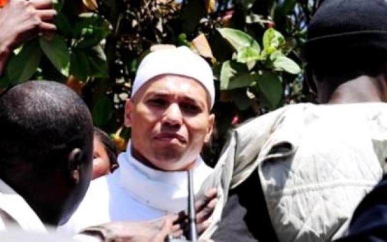 Libération Karim Wade-Seydou Gueye à serigne Abdoul Aziz SY Al Amine : « le dossier n’est pas entre les mains du président Sall » Libération Karim Wade-Seydou Gueye à serigne Abdoul Aziz SY Al Amine : « le dossier n’est pas entre les mains du président Sall »