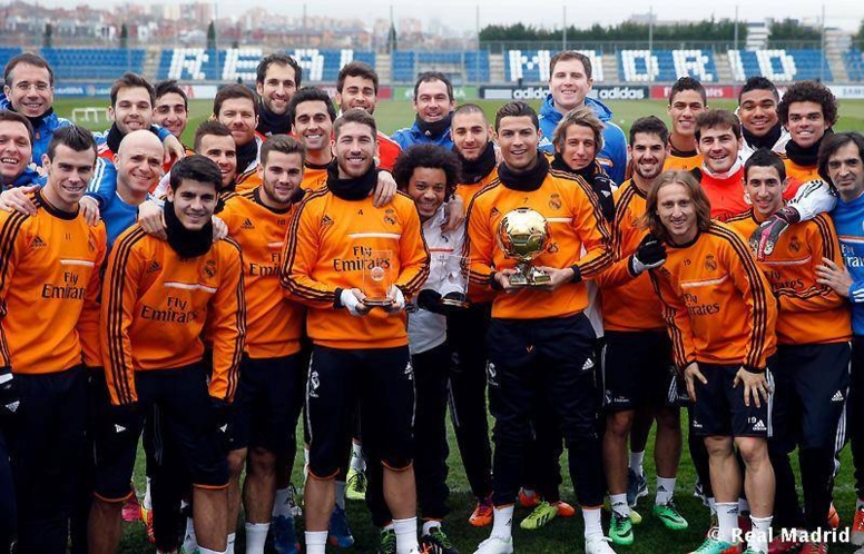 Ballon d'or: Ronaldo félicité par ses co-équipiers Ballon d'or: Ronaldo félicité par ses co-équipiers