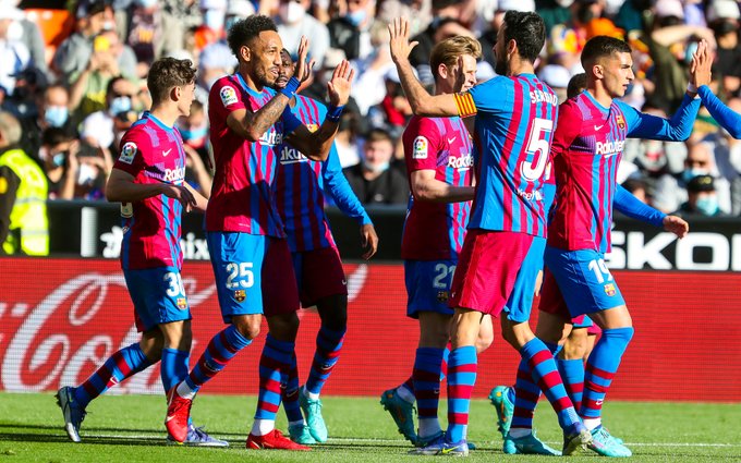 Le Barça déroule à Valence, Dembélé et Aubameyang décisifs