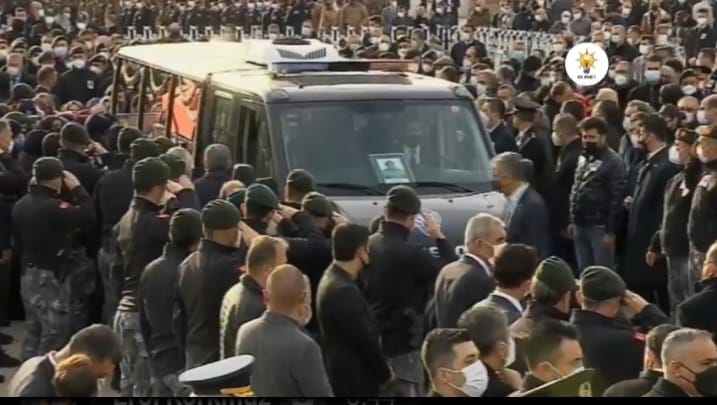 Les images des funérailles du Chef de Sécurité de la Présidence turque en présence d’Erdogan