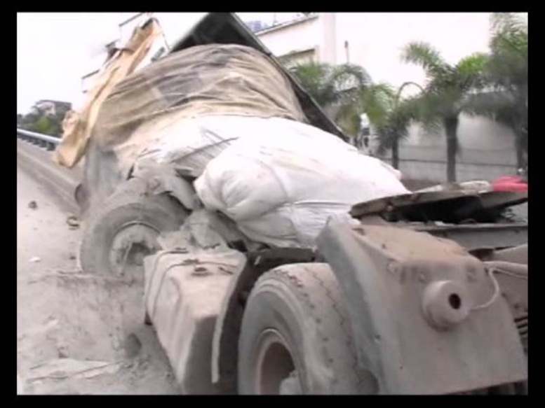 Terrible accident sur l'autoroute Malick SY : une trentaine de blessés dont une femme enceinte Terrible accident sur l'autoroute Malick SY : une trentaine de blessés dont une femme enceinte