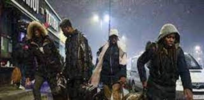 Exode à la frontière Ukraine-Pologne : "Ils nous refoulent juste parce qu'on est Noirs !" Exode à la frontière Ukraine-Pologne : "Ils nous refoulent juste parce qu'on est Noirs !"