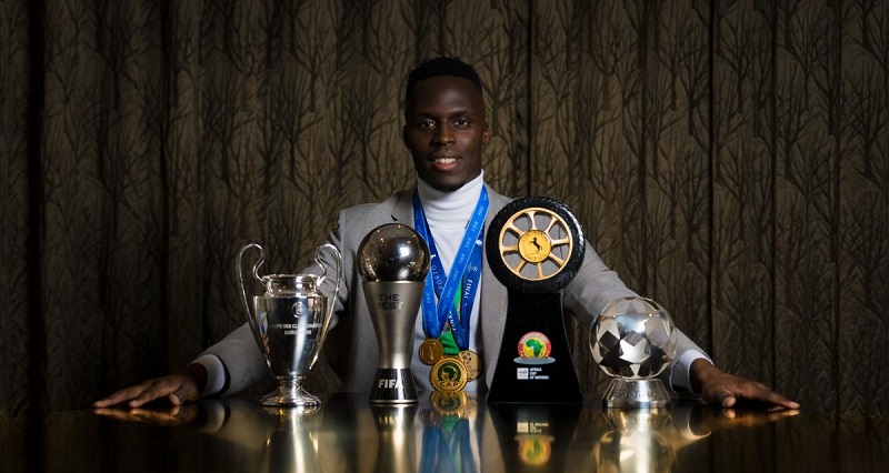 La victoire à la CAN, son passage à l'OM, le racisme dans le foot: Edouard Mendy se confie