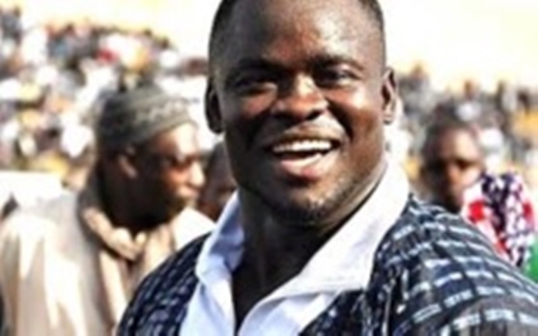 Direct de Pikine: Eumeu Sène quitte la mosquée après la prière du vendredi Direct de Pikine: Eumeu Sène quitte la mosquée après la prière du vendredi