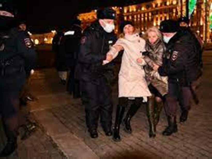 Russie: au moins 5000 arrestations de manifestants opposés à la guerre en Ukraine Russie: au moins 5000 arrestations de manifestants opposés à la guerre en Ukraine