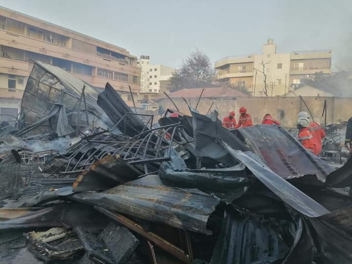 Incendie à la salle de vente : le feu a été maîtrisé, plusieurs dégâts matériels enregistrés (images) Incendie à la salle de vente : le feu a été maîtrisé, plusieurs dégâts matériels enregistrés (images)