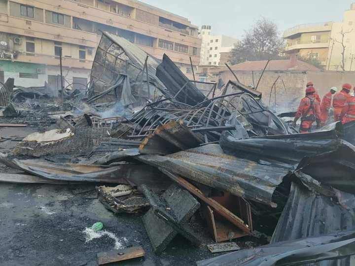 Incendie à la salle de vente : le feu a été maîtrisé, plusieurs dégâts matériels enregistrés (images) Incendie à la salle de vente : le feu a été maîtrisé, plusieurs dégâts matériels enregistrés (images)