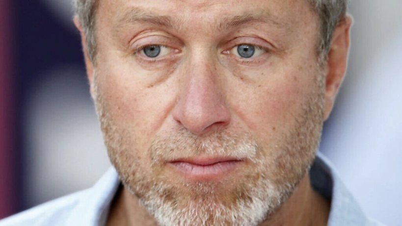 Chelsea : Abramovich sanctionné en Angleterre, la vente serait suspendue Chelsea : Abramovich sanctionné en Angleterre, la vente serait suspendue