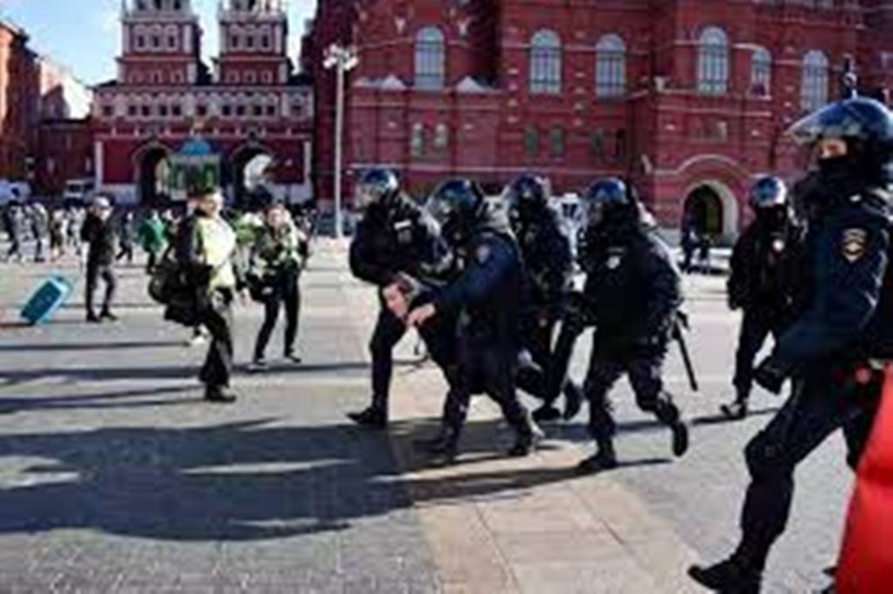Guerre en Ukraine: les bombardements s'étendent à l'Ouest, une base militaire frappée près de Lviv Guerre en Ukraine: les bombardements s'étendent à l'Ouest, une base militaire frappée près de Lviv