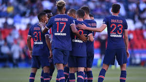 PSG : Kylian Mbappé très applaudi, Messi et Neymar sifflés à l’annonce des compositions