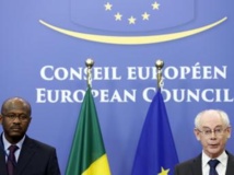 Herman Van Rompuy (à dr.), le président du Conseil européen et Oumar Tatam Ly, Premier ministre malien, le 5 février 2014 à Bruxelles. REUTERS/Francois Lenoir