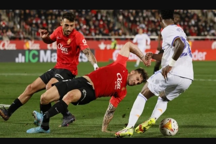 Liga : le Real Madrid enchaîne à Majorque et s'envole en tête, mais s'inquiète pour Benzema