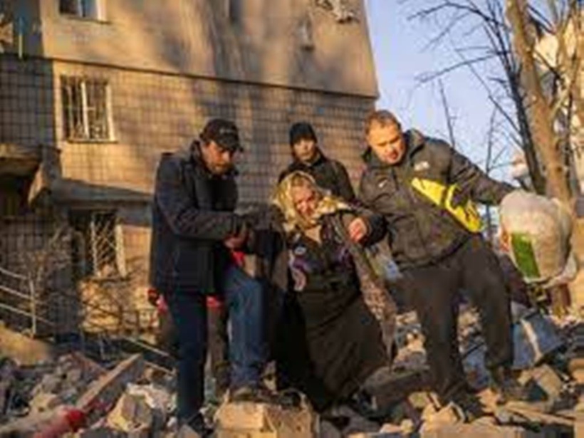 Guerre en Ukraine : plusieurs fortes explosions entendues à Kiev sous couvre-feu