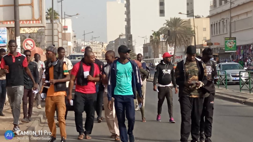 Sénégal: des activistes lancent une campagne contre le parrainage jugé "illégal" Sénégal: des activistes lancent une campagne contre le parrainage jugé "illégal"