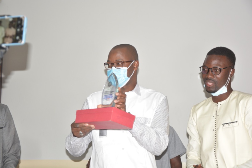 Yankhoba Diatara honoré par les étudiants de l'université Iba Der Thiam de Thiès