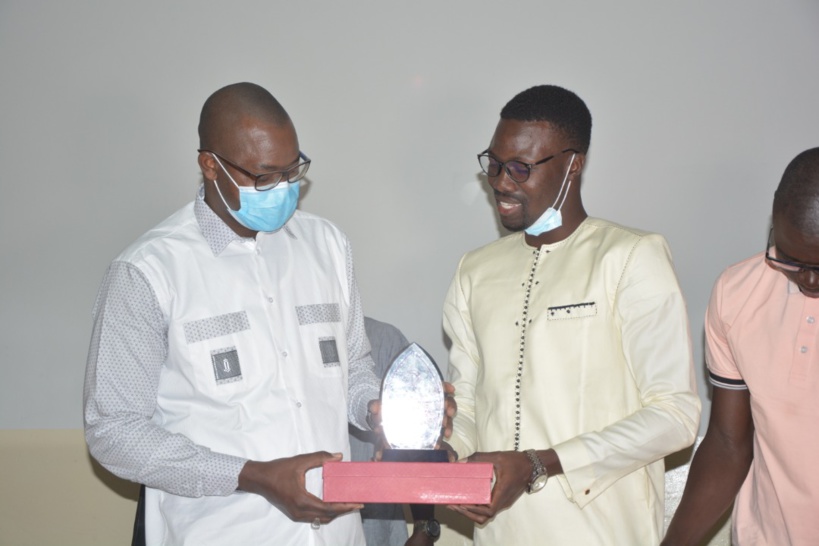 Yankhoba Diatara honoré par les étudiants de l'université Iba Der Thiam de Thiès