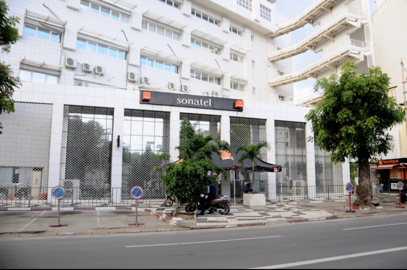 Sonatel : près de 1 milliard Fcfa détournés, deux arrestations effectuées à l’agence du Boulevard de la République Sonatel : près de 1 milliard Fcfa détournés, deux arrestations effectuées à l’agence du Boulevard de la République