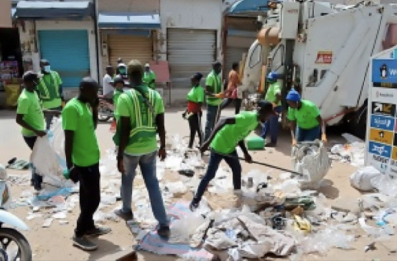 Nettoyage du marché central de Kaolack: plus de 250 tonnes d’ordures évacuées