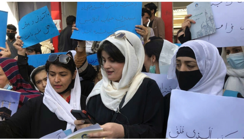 Afghanistan: les femmes interdites de prendre l’avion sans accompagnateur masculin
