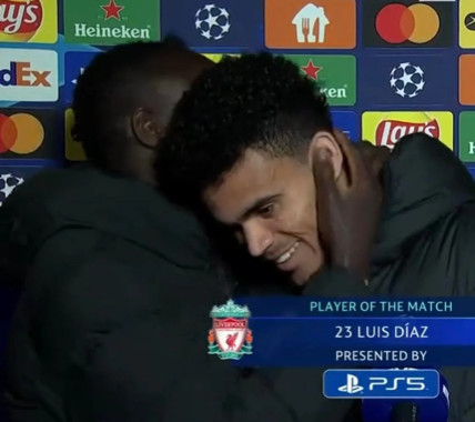 Liverpool – Luis Diaz homme du match, Sadio Mané le félicite en direct