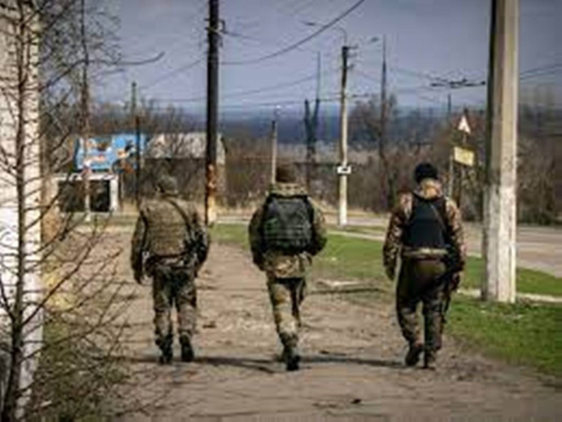 Ukraine demande plus d'armes, "dernière chance" pour les civils de quitter l'Est Ukraine demande plus d'armes, "dernière chance" pour les civils de quitter l'Est