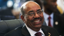 Le président Soudanais fait l’objet de mandats d’arrêt de la CPI pour crimes de guerre, crimes contre l’humanité et génocide dans le conflit du Darfour