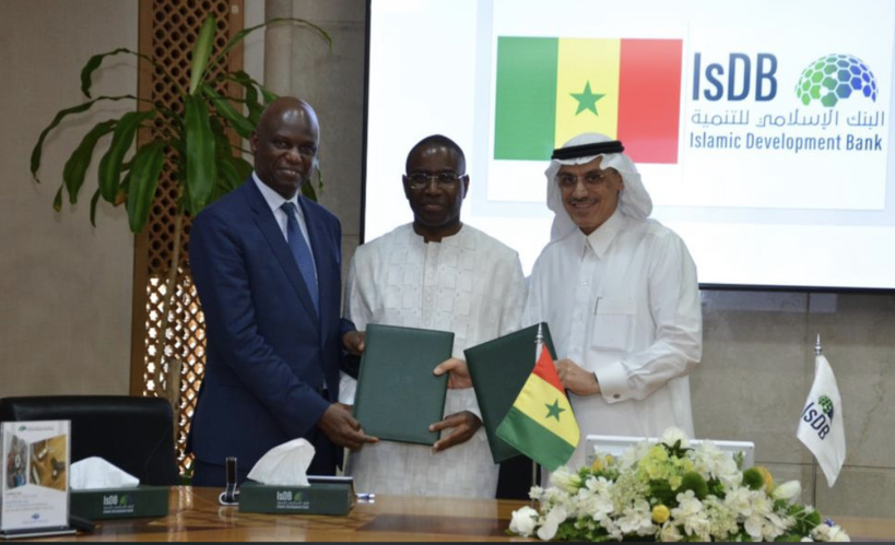 Infrastructures : Le Sénégal signe 3 accords d’un montant de plus de 233 milliards de francs CFA avec la BID Infrastructures : Le Sénégal signe 3 accords d’un montant de plus de 233 milliards de francs CFA avec la BID