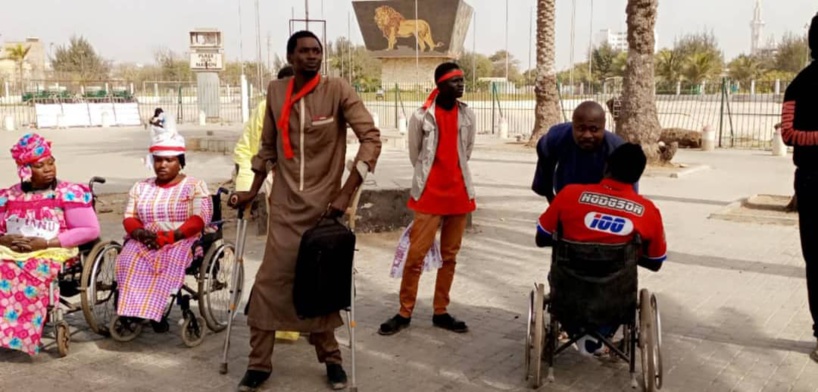 La Loi d'orientation pour leur recrutement à la traîne depuis 12 ans: les handicapés diplômés haussent le ton dans la rue La Loi d'orientation pour leur recrutement à la traîne depuis 12 ans: les handicapés diplômés haussent le ton dans la rue