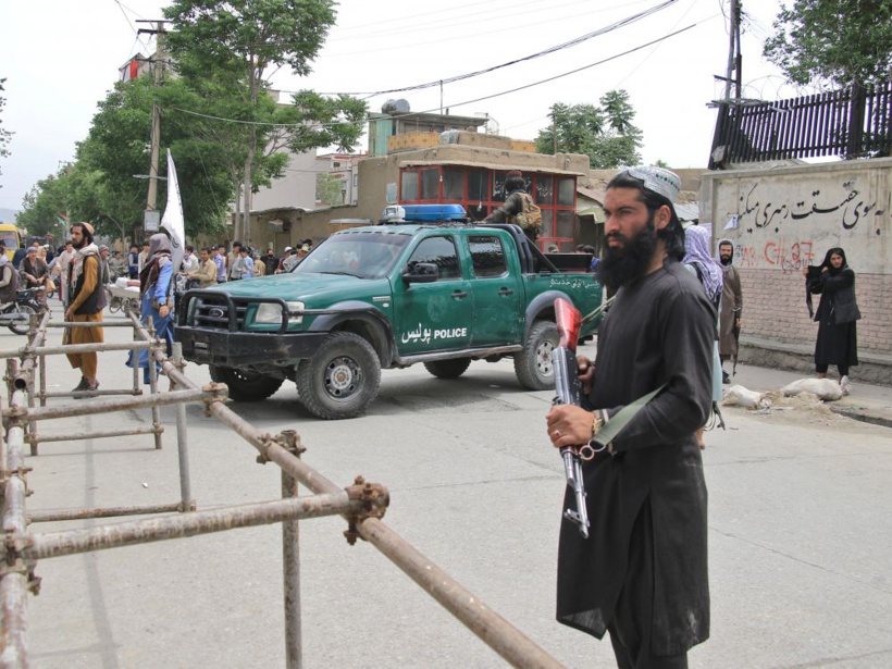 Afghanistan: une explosion dans une mosquée fait au moins 33 morts Afghanistan: une explosion dans une mosquée fait au moins 33 morts