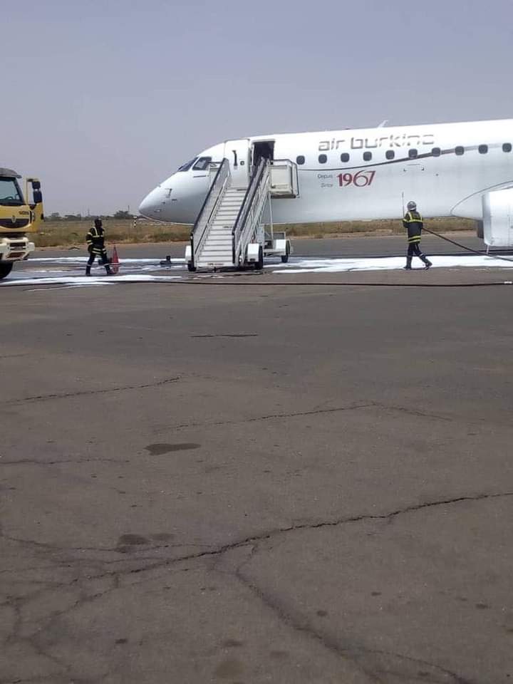 Air Burkina: les passagers qui devaient atterrir à Dakar victimes d'une incendie de l'aéronef