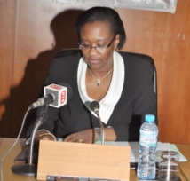 Lancement officiel de la deuxième phase, couvrant la période de 2014 à 2017 du Pôle « Stratégies de développement et finances publiques » Lancement officiel de la deuxième phase, couvrant la période de 2014 à 2017 du Pôle « Stratégies de développement et finances publiques »