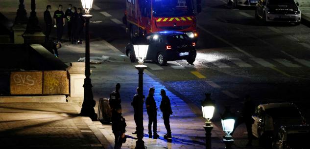 Morts de deux (2) hommes près du Pont-Neuf à Paris: le policier mis en examen