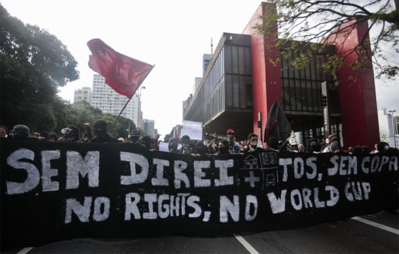 Brésil: 600 manisfestants anti-Mondial à Sao Paulo Brésil: 600 manisfestants anti-Mondial à Sao Paulo