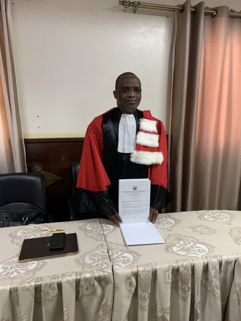 Soutenance de thèse à l’UGB: mention Très honorable avec félicitations du Jury et autorisation de publier la thèse, pour le premier Secrétaire général adjoint du gouvernement béninois Soutenance de thèse à l’UGB: mention Très honorable avec félicitations du Jury et autorisation de publier la thèse, pour le premier Secrétaire général adjoint du gouvernement béninois