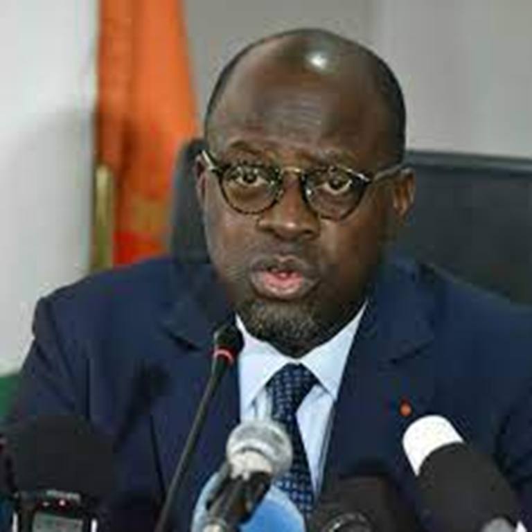 Trafic de bois présumé en Côte d’Ivoire: l’ancien ministre Alain Richard Donwahi se défend