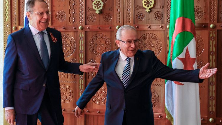 Sergueï Lavrov effectue une visite plus que diplomatique en Algérie