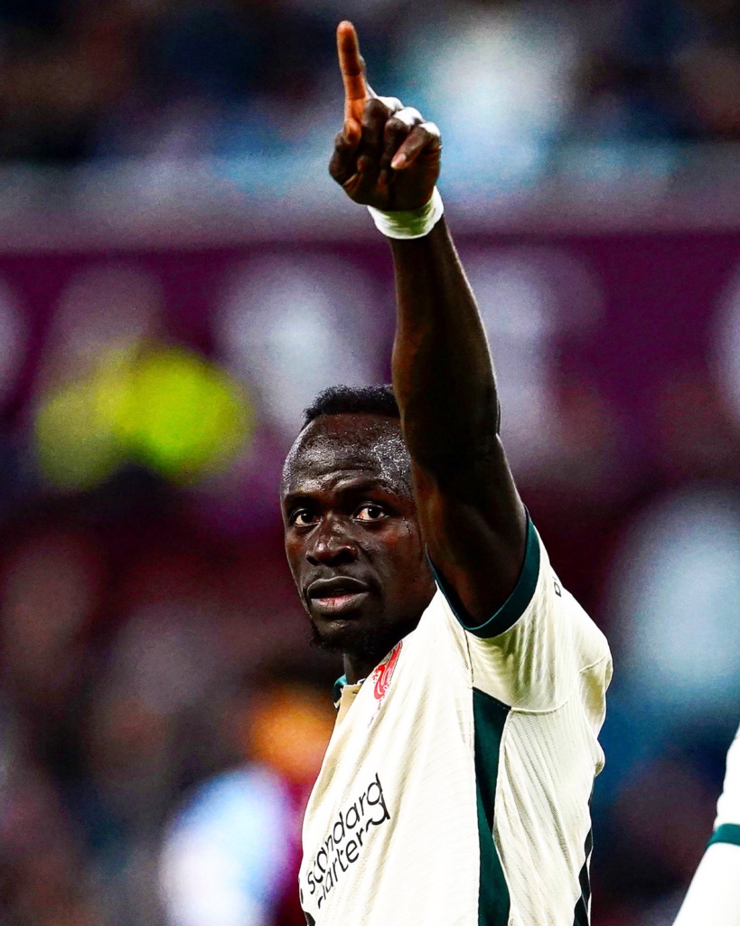 Sadio Mané réagit aux rumeurs sur un départ de Liverpool: « je suis heureux ici » Sadio Mané réagit aux rumeurs sur un départ de Liverpool: « je suis heureux ici »