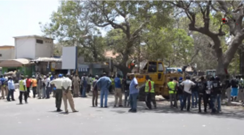 Centenaire : affrontements entre forces de l’ordre et marchands ambulants qui défient le préfet de Dakar