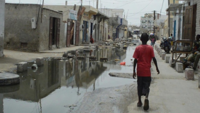  Eaux usées stagnantes : les populations de Pikine dans la rue pour manifester leur colère Eaux usées stagnantes : les populations de Pikine dans la rue pour manifester leur colère