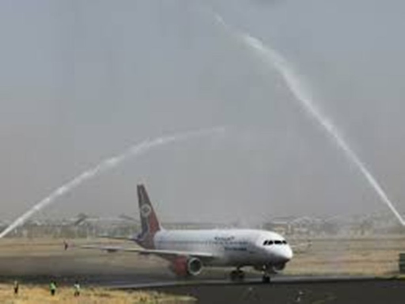 Yémen : le premier vol commercial depuis Sanaa en six ans décolle grâce à une trêve Yémen : le premier vol commercial depuis Sanaa en six ans décolle grâce à une trêve