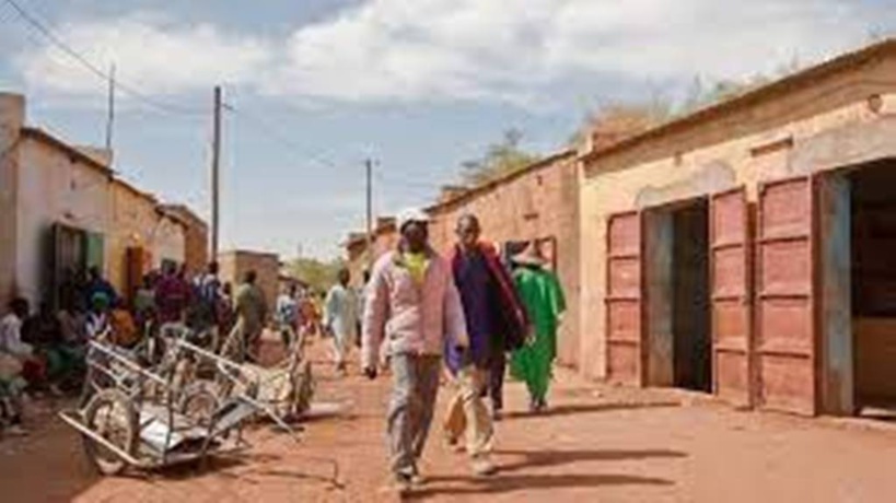 Mali: un blocus jihadiste coupe la route reliant Douentza à Gao Mali: un blocus jihadiste coupe la route reliant Douentza à Gao