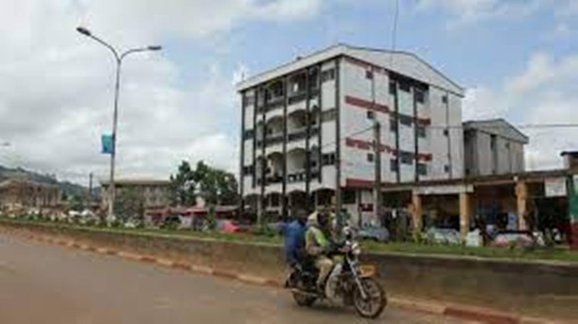 Cameroun: la sénatrice du parti au pouvoir kidnappée fin avril a été libérée Cameroun: la sénatrice du parti au pouvoir kidnappée fin avril a été libérée