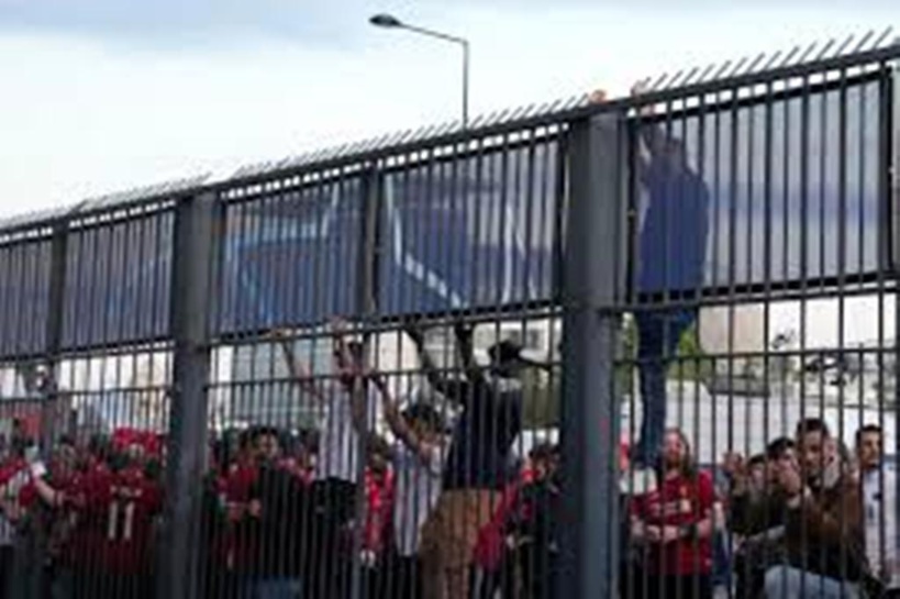 Chaos au Stade de France : "les choses auraient pu être mieux organisées", reconnaît Darmanin