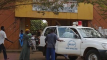 L'hôpital Donka, à Conakry, où les patients atteints du virus Ebola sont placés à l'isolement. REUTERS/Saliou Samb