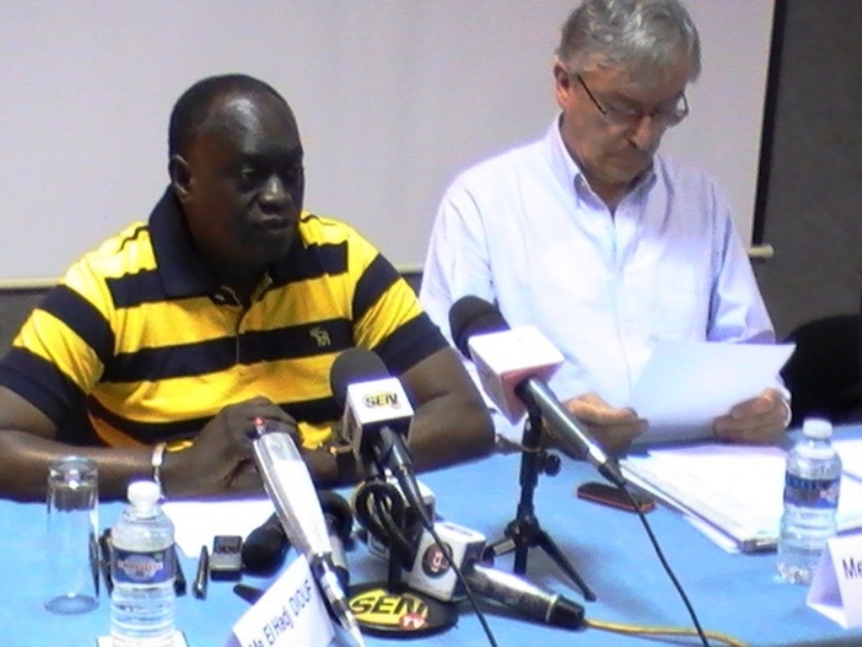 Affaire Habré: Menacé par le Procureur général des CAE, Me El Hadji Diouf traite Mbacké Fall de fou et dézingue la RADDHO et Amnesty… Affaire Habré: Menacé par le Procureur général des CAE, Me El Hadji Diouf traite Mbacké Fall de fou et dézingue la RADDHO et Amnesty…