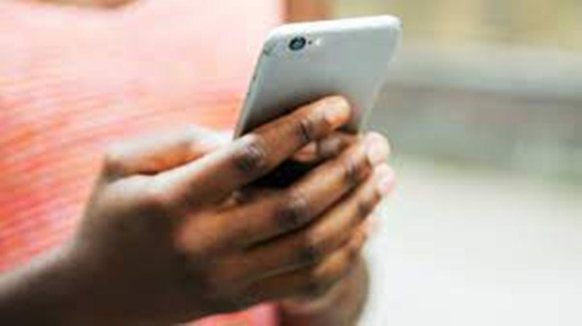 RDC: l'instauration de nouvelles taxes sur la téléphonie fait débat