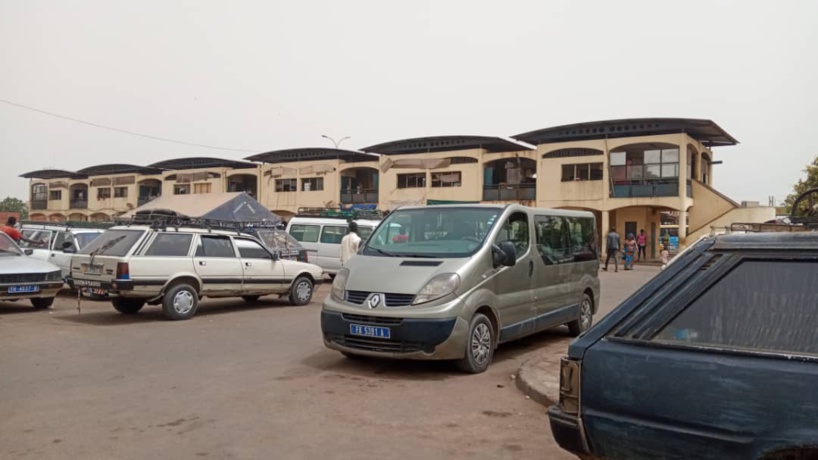 Hausse du prix de l’essence : les chauffeurs n’écartent pas d’augmenter les prix des transports Hausse du prix de l’essence : les chauffeurs n’écartent pas d’augmenter les prix des transports